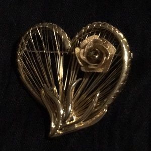 ⚠️Closet Closing⚠️ Vintage Heart Brooch